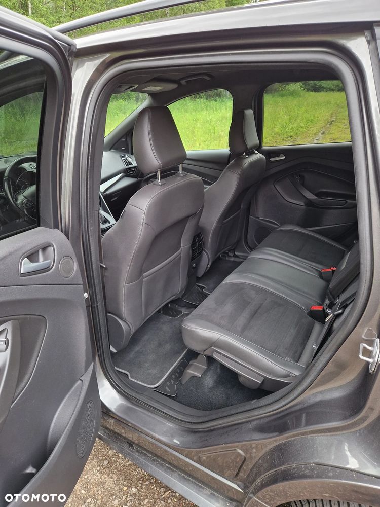 Ford Kuga 2.0 TDCi 4x4 ST-Line - 26