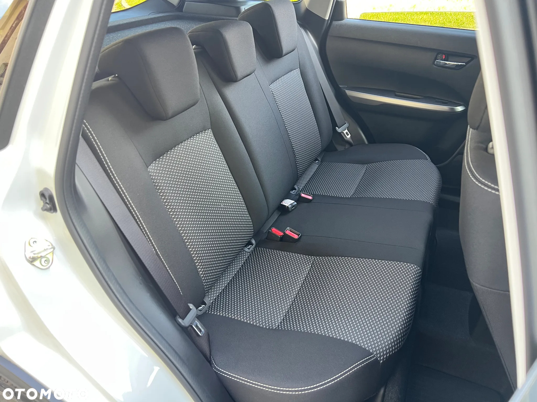 Suzuki Vitara 1.4 Boosterjet mHEV Premium Plus 2WD - 19