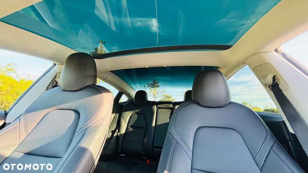 Tesla Model 3 - 16