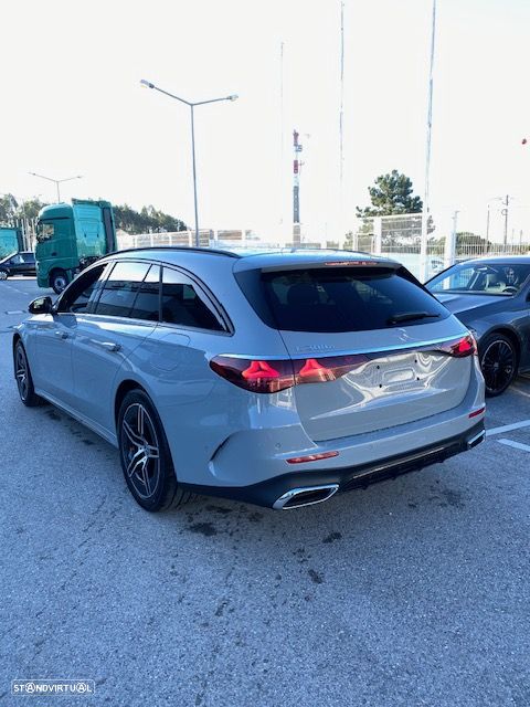 Mercedes-Benz E 300 ver-de - 12