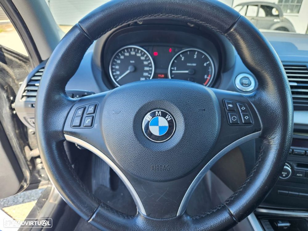 BMW 118 d Line Urban - 17