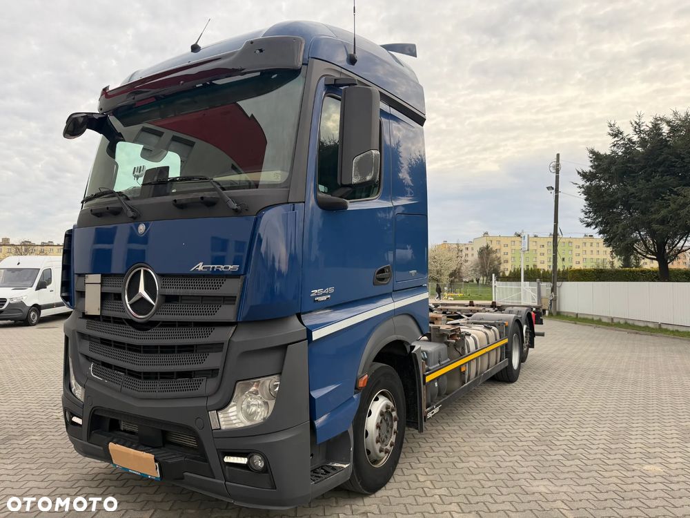 Mercedes-Benz ACTROS - 1