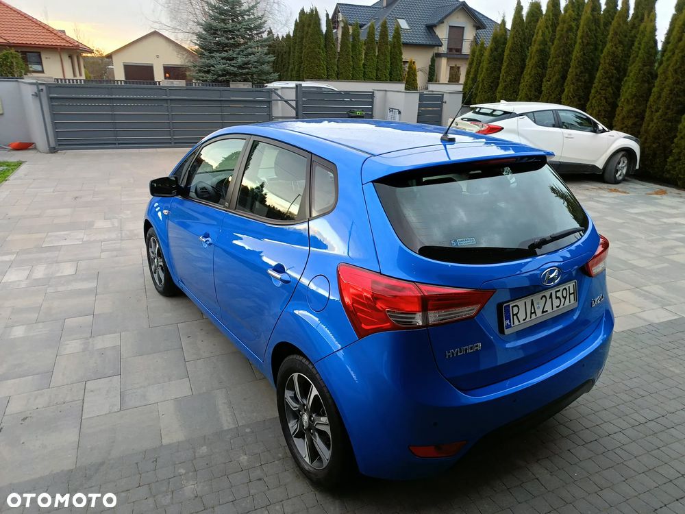Hyundai ix20 1.4 blue - 16