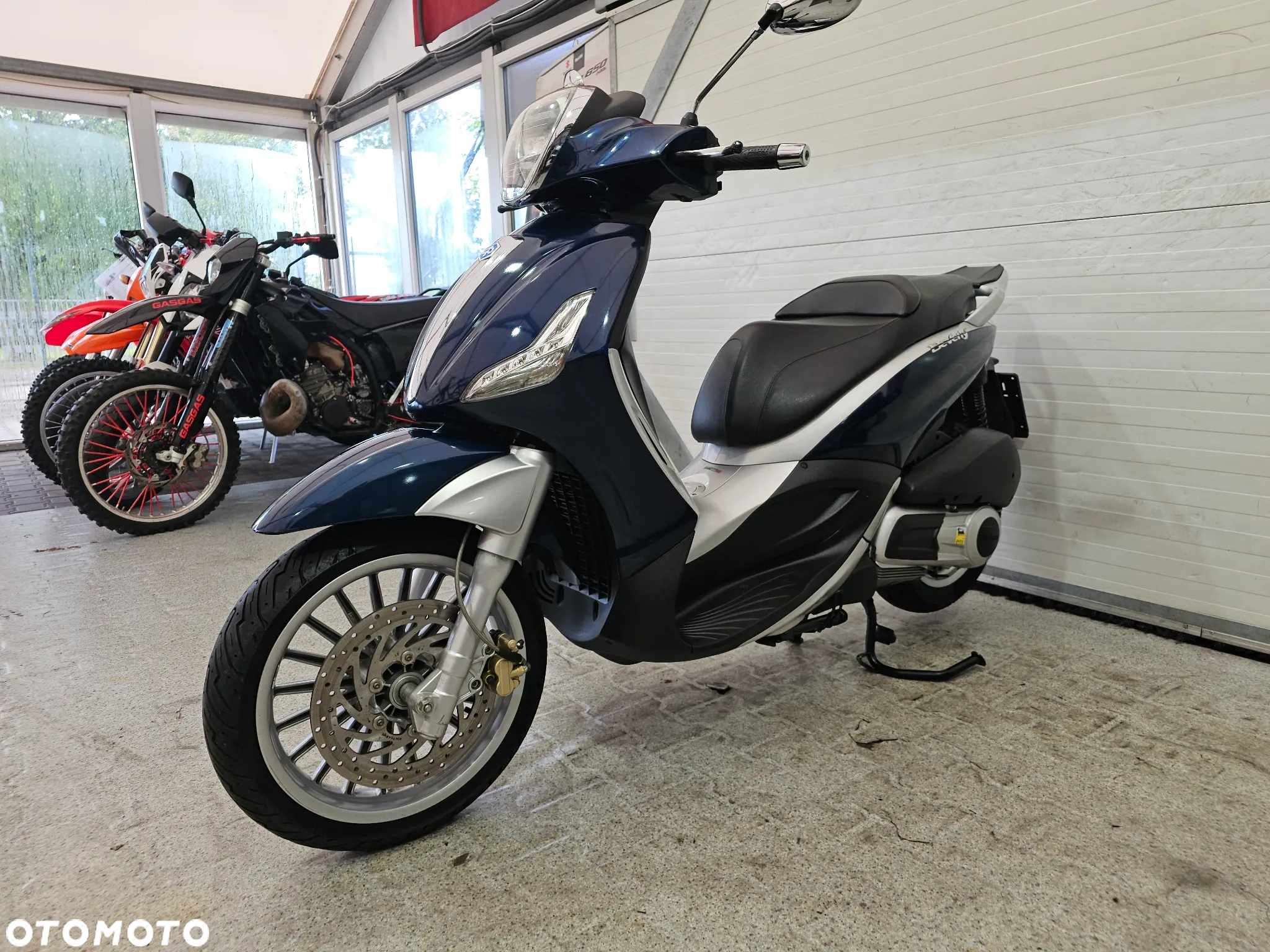 Piaggio Beverly - 10
