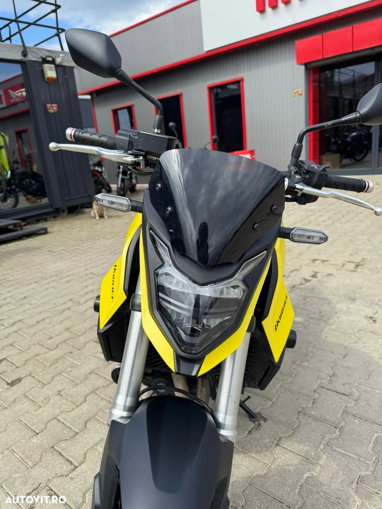 Honda CB 750 Hornet - 3