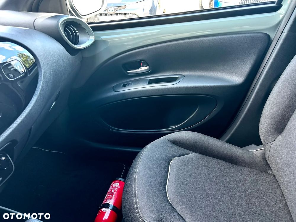 Toyota Aygo X Hybrid 1.5 Style e-CVT - 16