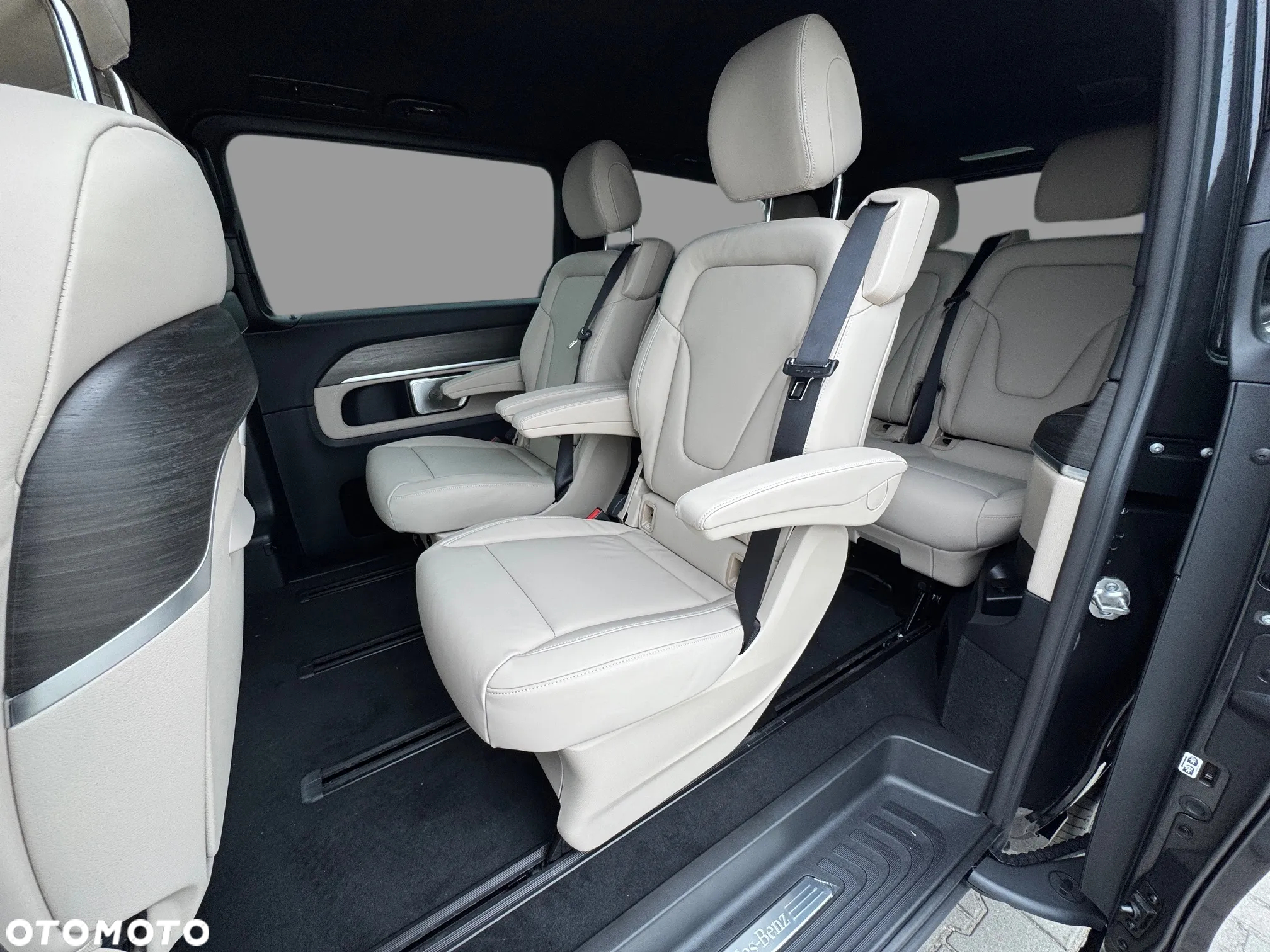Mercedes-Benz Klasa V 300 d 4-Matic Exclusive 9G-Tronic (d³ugi) - 11