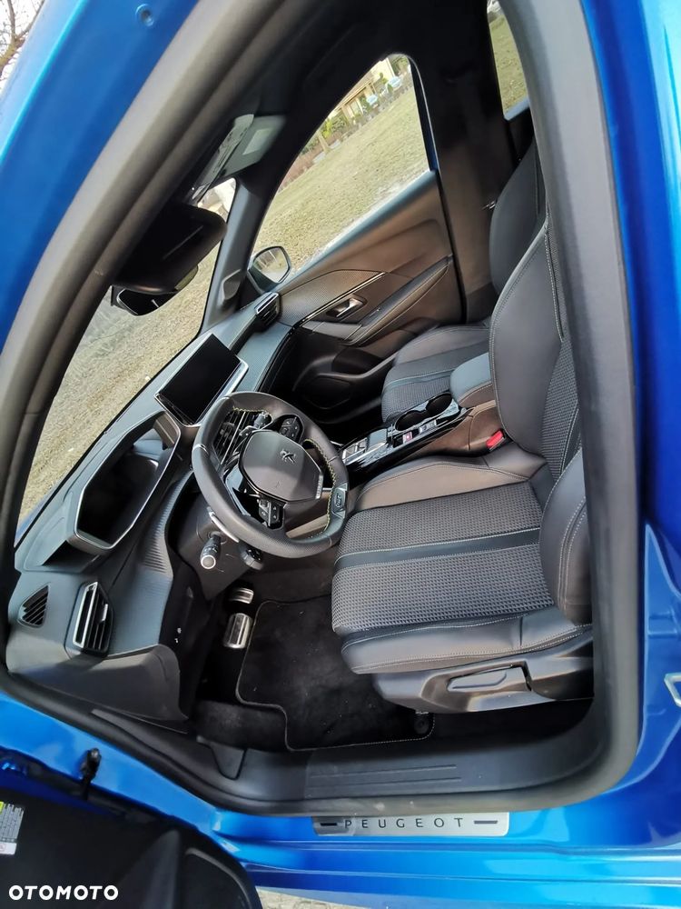 Peugeot 208 - 24