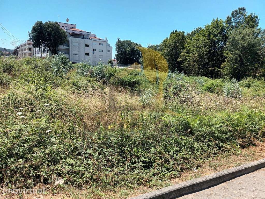 Terreno com ótima localização - Grande imagem: 2/3