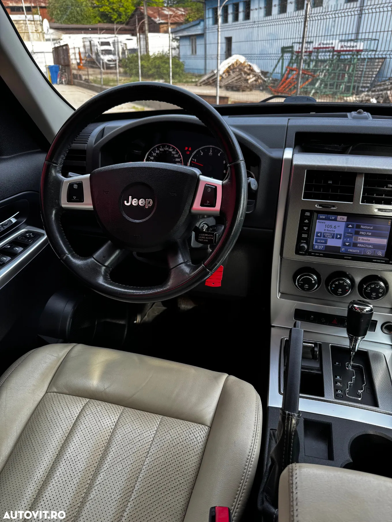Jeep Cherokee - 14