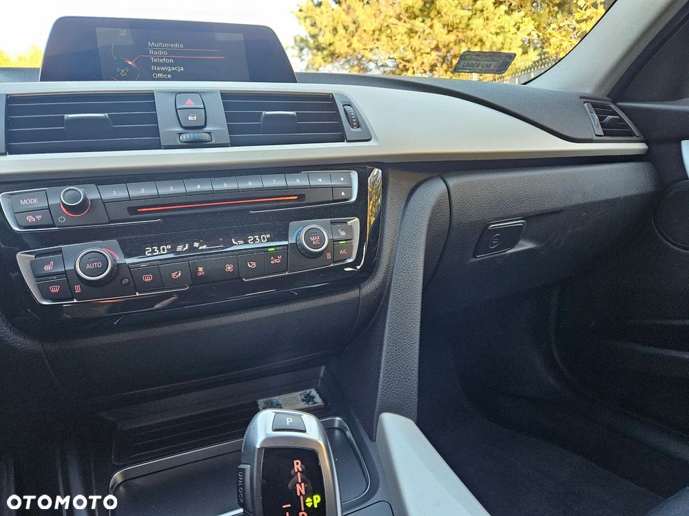 BMW Seria 3 330d xDrive Sport-Aut Luxury Line - 6