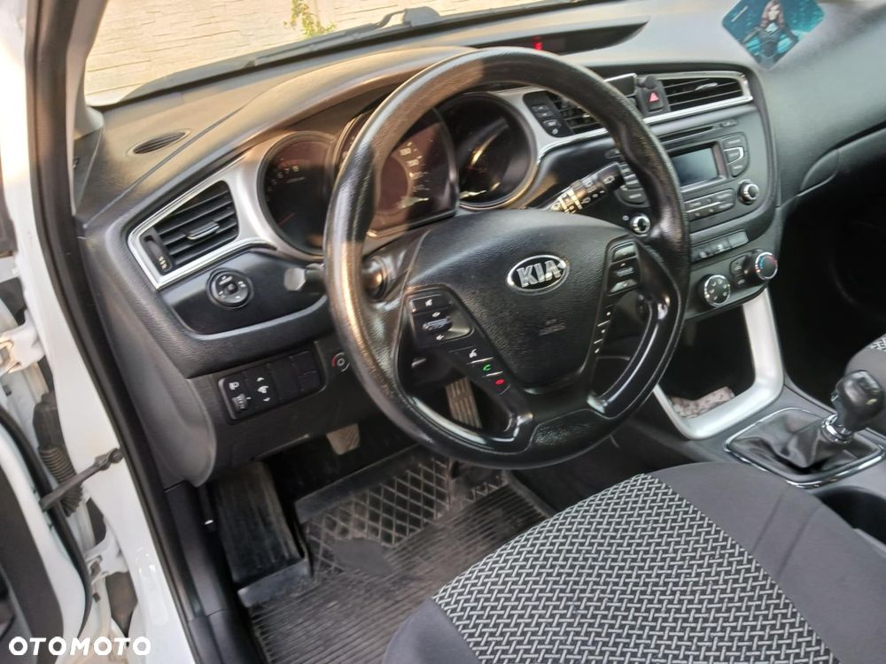 Kia Ceed 1.4 L - 5