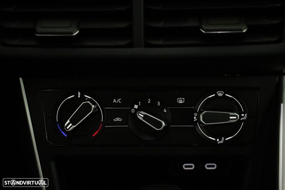 VW Taigo 1.0 TSI Urban DSG - 12