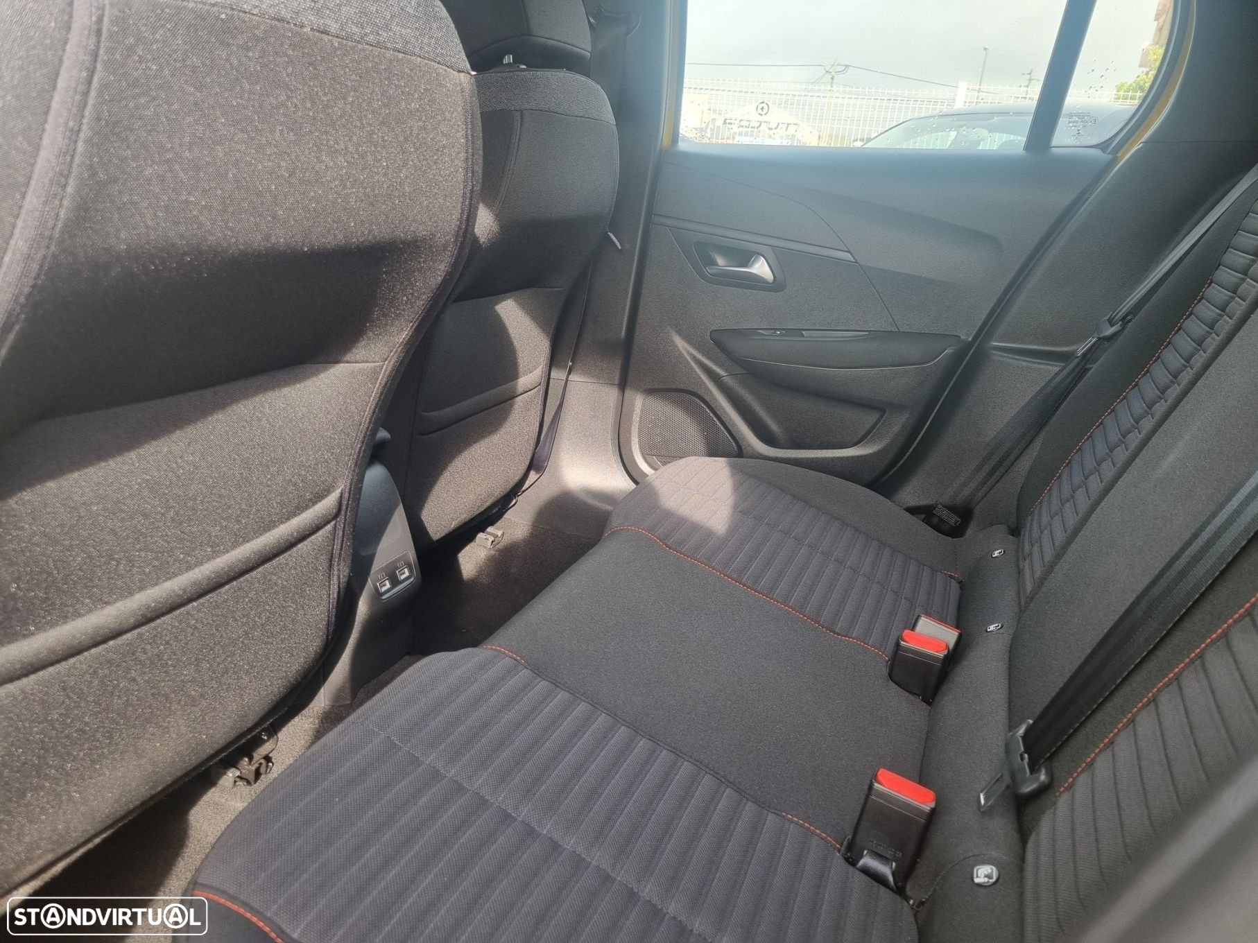 Peugeot 208 1.2 PureTech Allure Pack EAT8 - 10