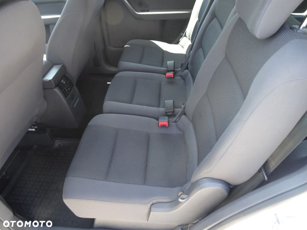 Volkswagen Touran 1.2 TSI BlueMot CityLine - 15
