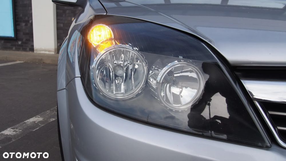 Opel Astra 1.6 Enjoy - 19