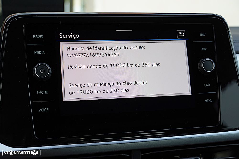 VW T-Roc 1.5 TSI Urban DSG - 41