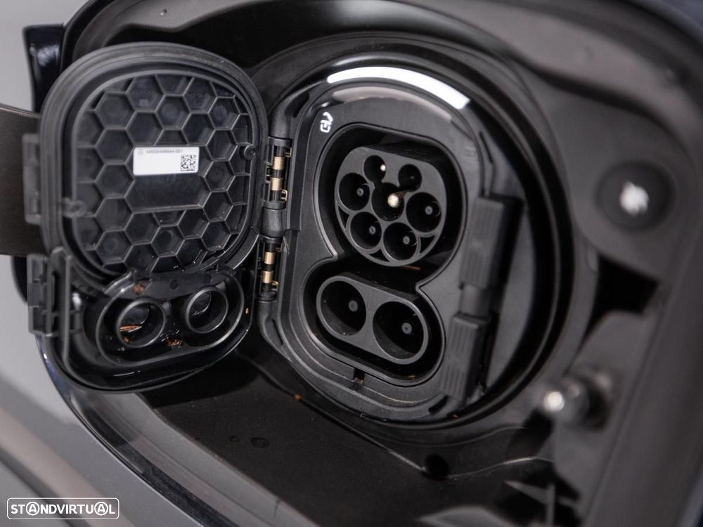 Mercedes-Benz GLC 300 e 4Matic 9G-TRONIC Edition Avantgarde - 18