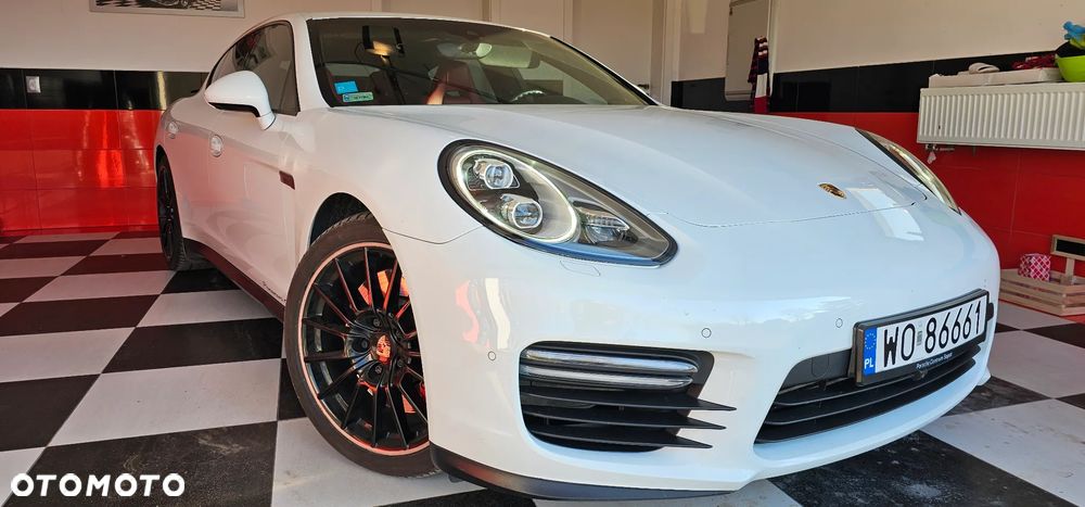 Porsche Panamera - 16