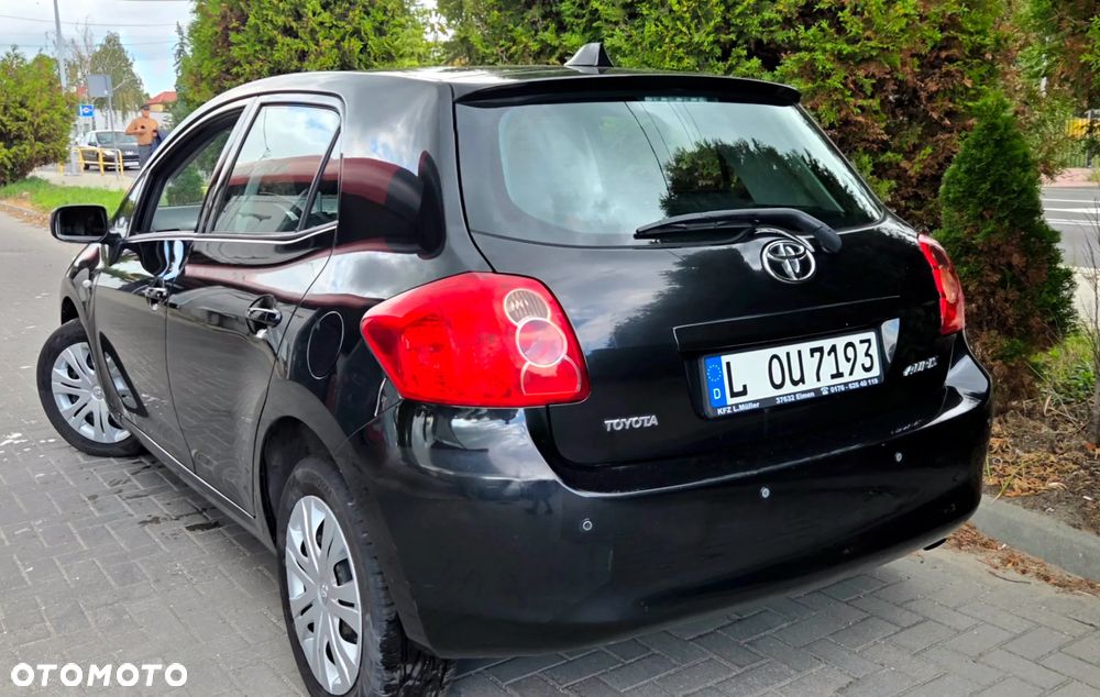 Toyota Auris 1.6 VVT-i Executive - 11