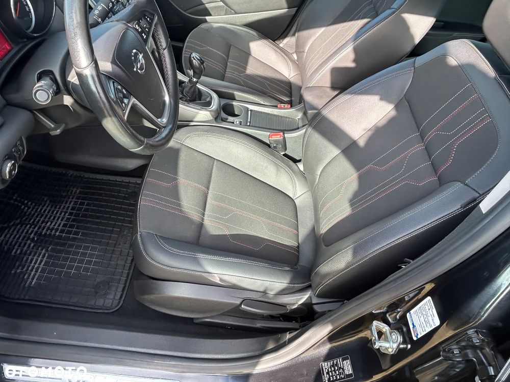 Opel Astra 1.4 Turbo 150 Jahre - 27