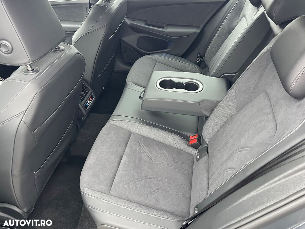 Volkswagen Golf 1.5 eTSI DSG MHEV Style - 16