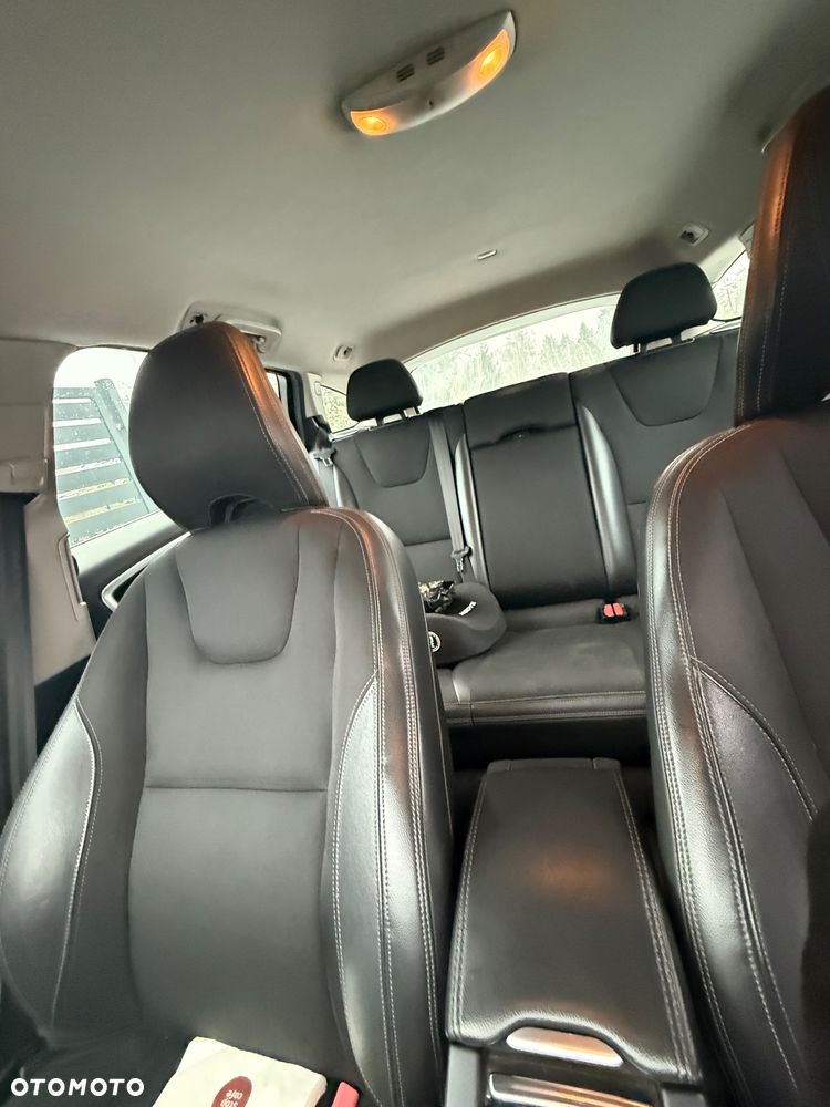 Volvo V60 D3 Drive-E Dynamic Edition (Kinetic) - 12