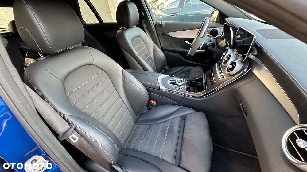 Mercedes-Benz Klasa C 220 d T 9G-TRONIC Night Edition - 30