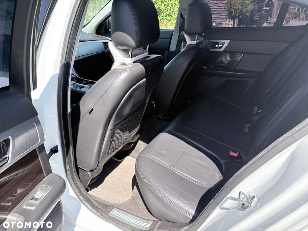 Jaguar XF 3.0 V6 D Premium Luxury - 13
