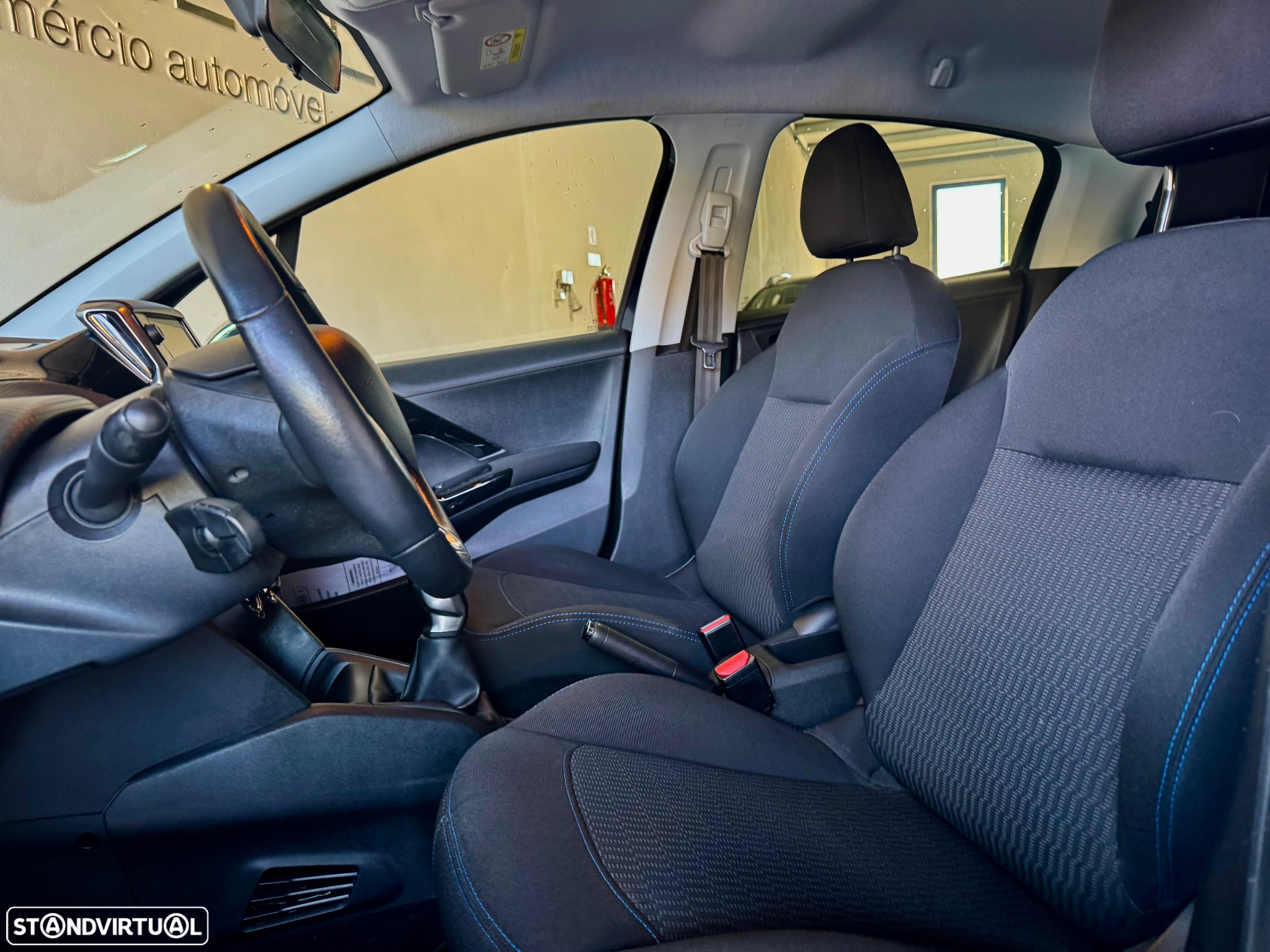 Peugeot 208 1.2 PureTech Style - 5