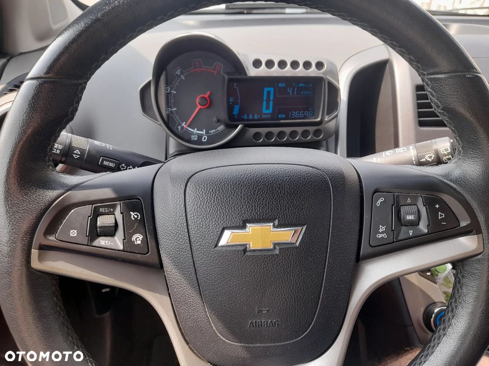 Chevrolet Aveo - 10