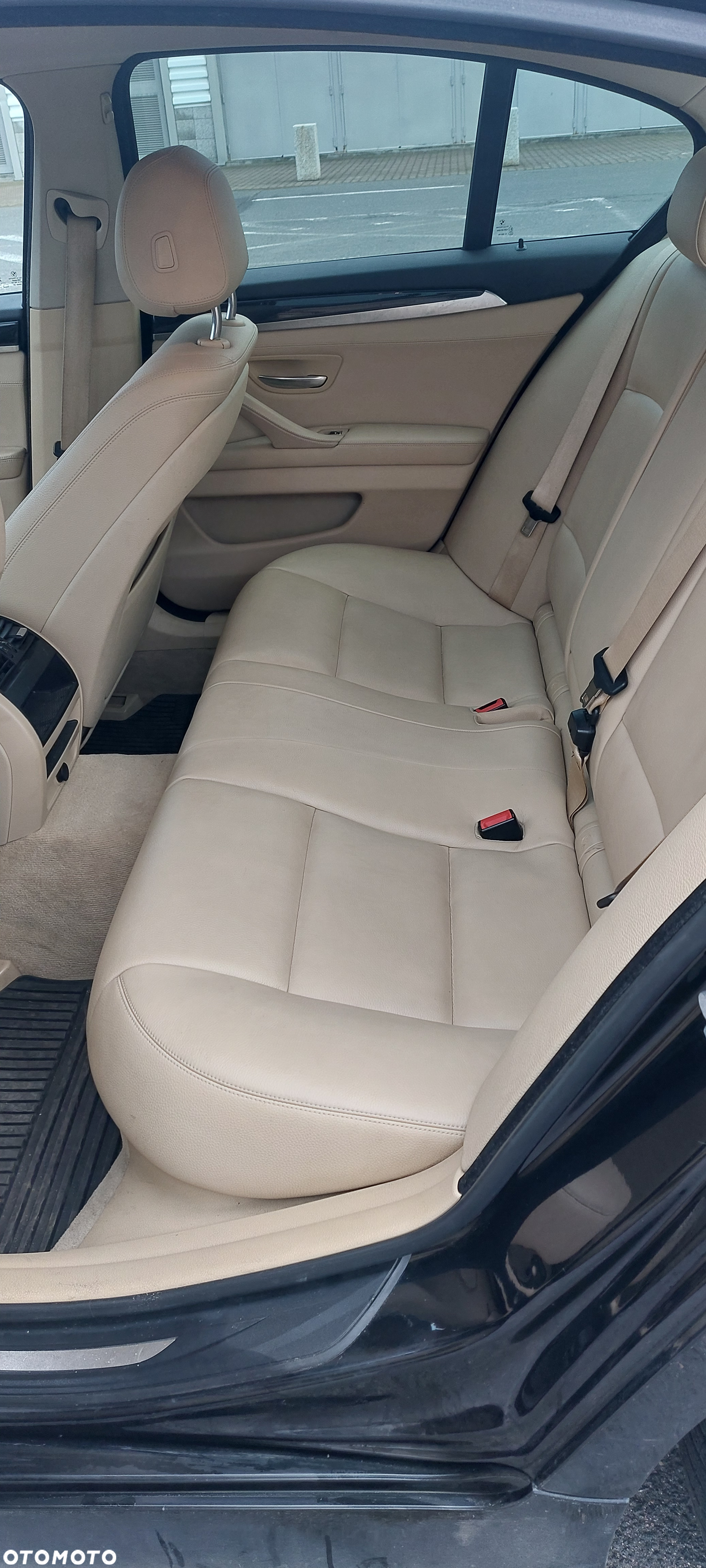BMW Seria 5 520d xDrive - 12