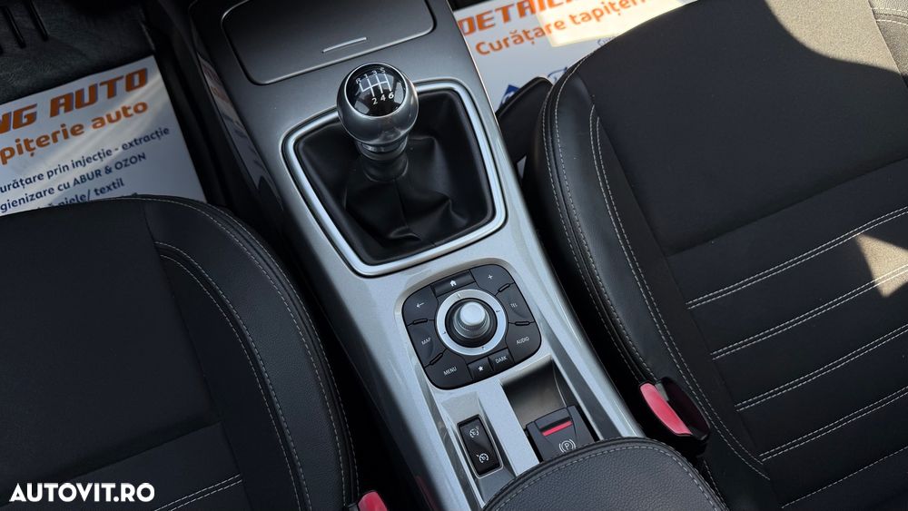 Renault Laguna dCi 150 FAP Start-Stop Paris Business - 12