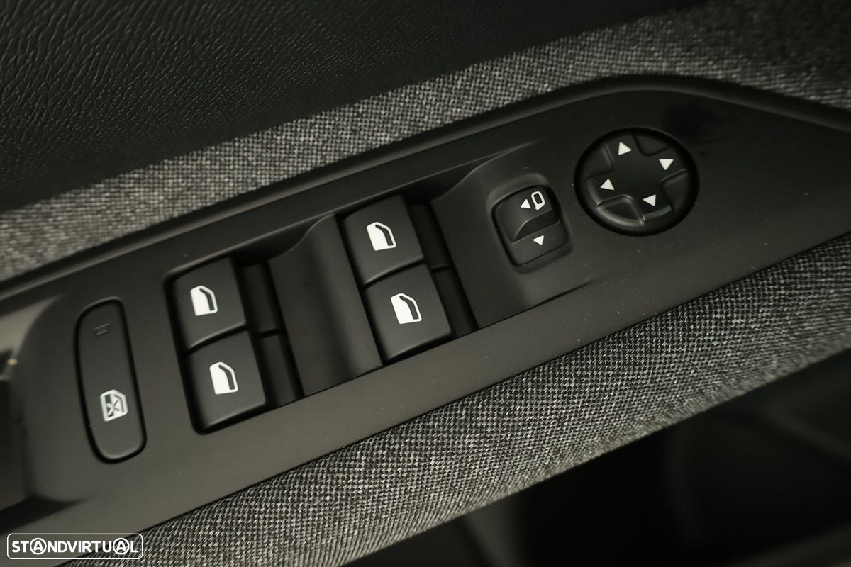 Peugeot 3008 1.6 Hybrid Allure e-EAT8 - 19