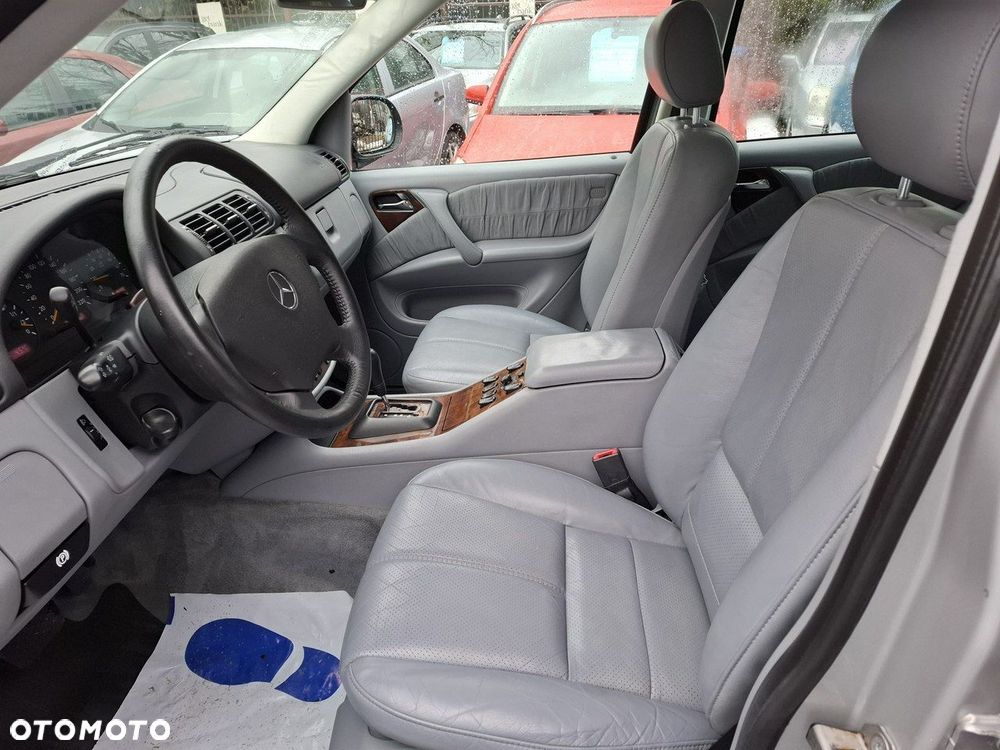 Mercedes-Benz ML 320 - 11