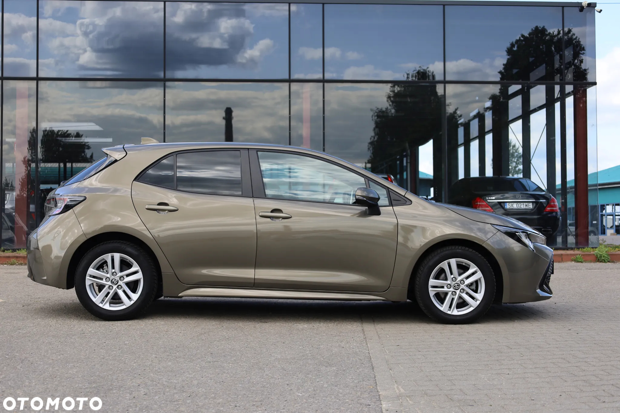 Toyota Corolla 1.8 Hybrid - 3