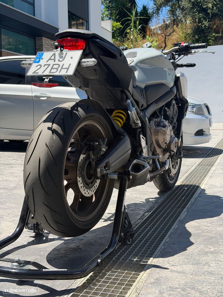 Honda CB R - 6