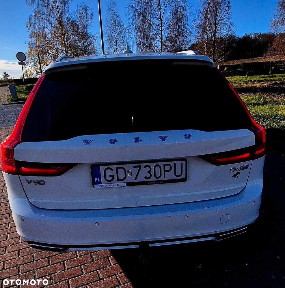 Volvo V90 D4 R-Design - 5