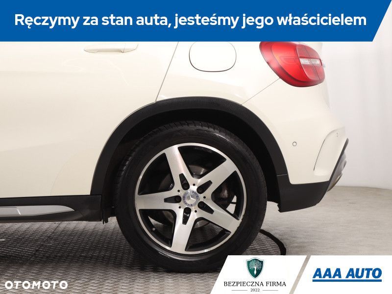 Mercedes-Benz GLA - 17