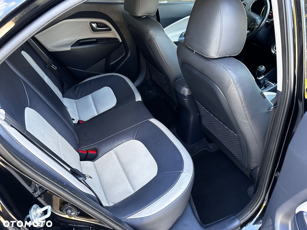 Kia Rio 1.4 CRDi 90 Platinum Edition - 26