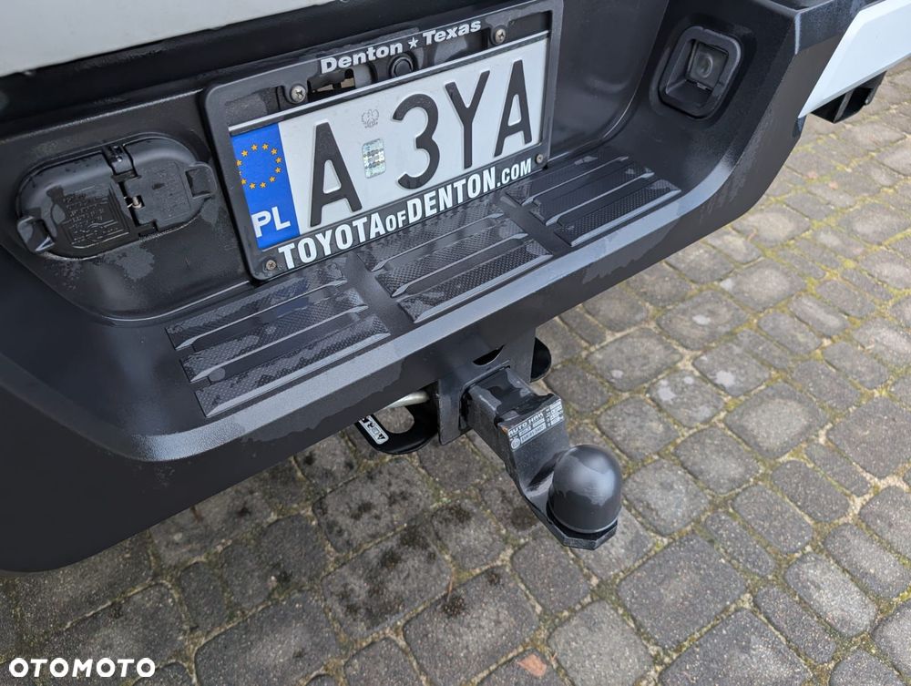 Toyota Tacoma - 12