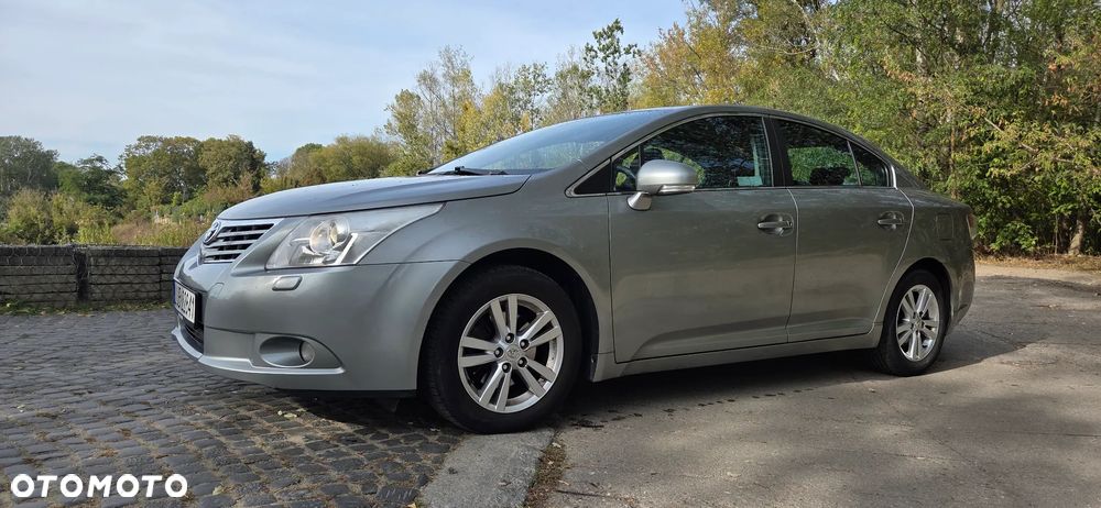 Toyota Avensis - 4