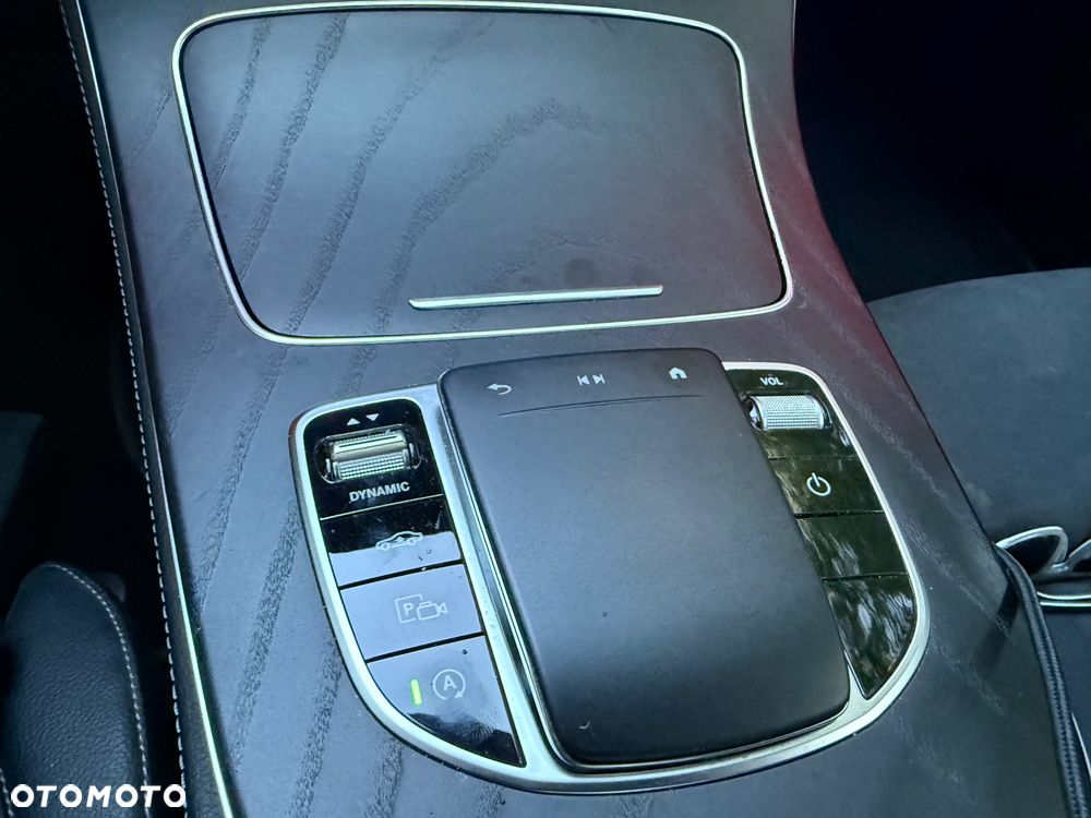 Mercedes-Benz Klasa E 220 d 4-Matic AMG - 24