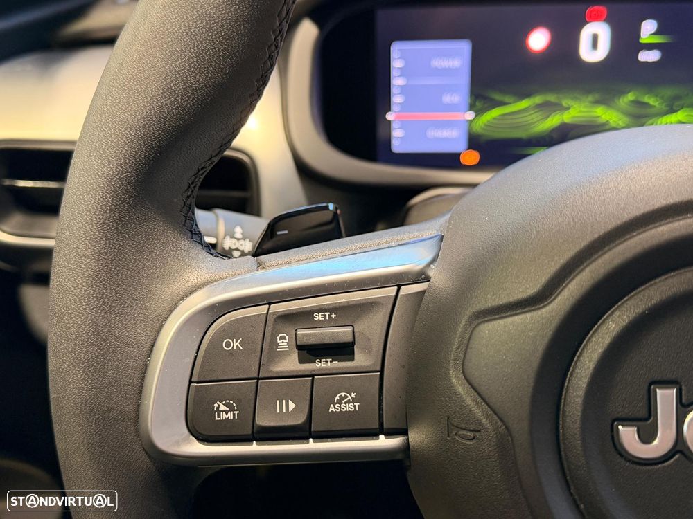 Jeep Avenger 1.2 e-Hybrid Altitude DCT - 37