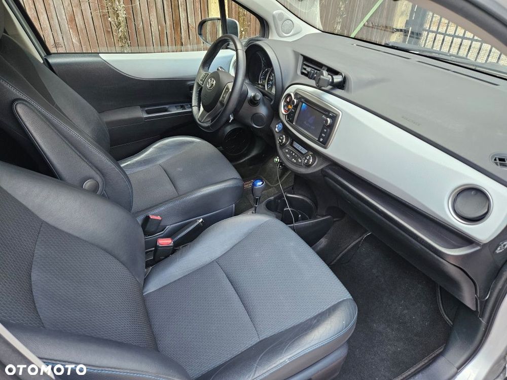 Toyota Yaris - 12