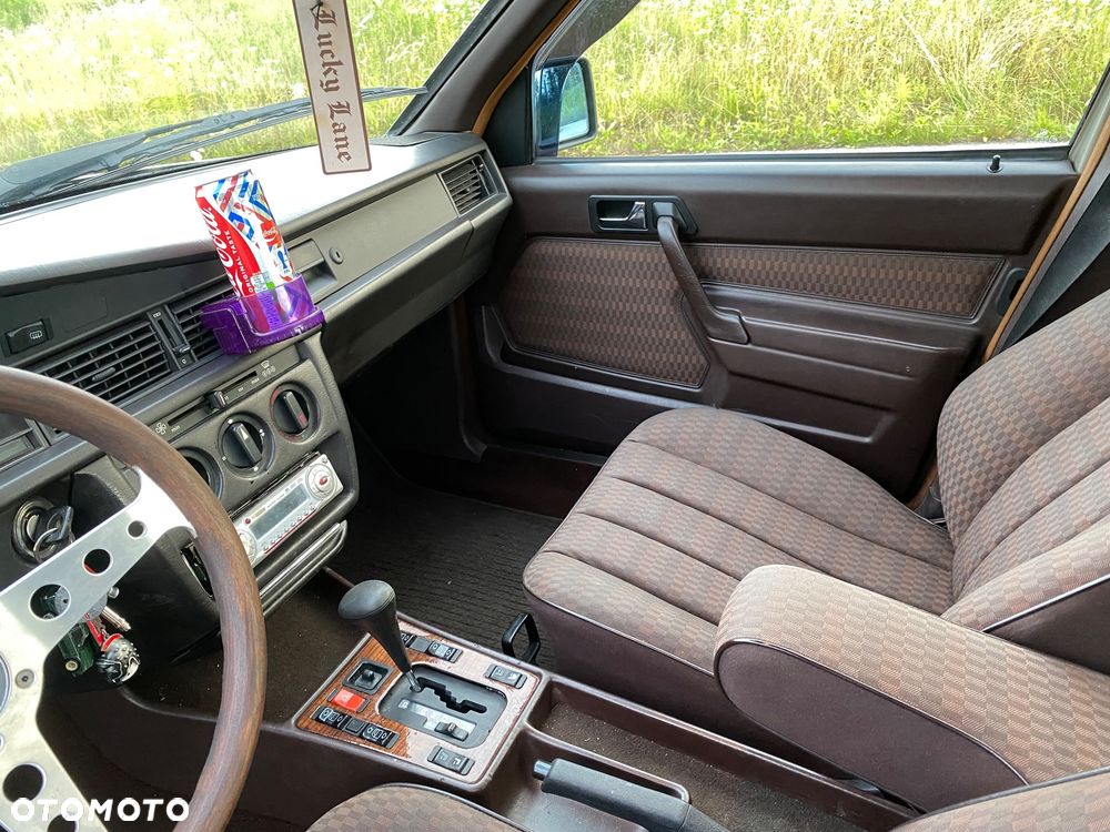 Mercedes-Benz W201 (190) - 16
