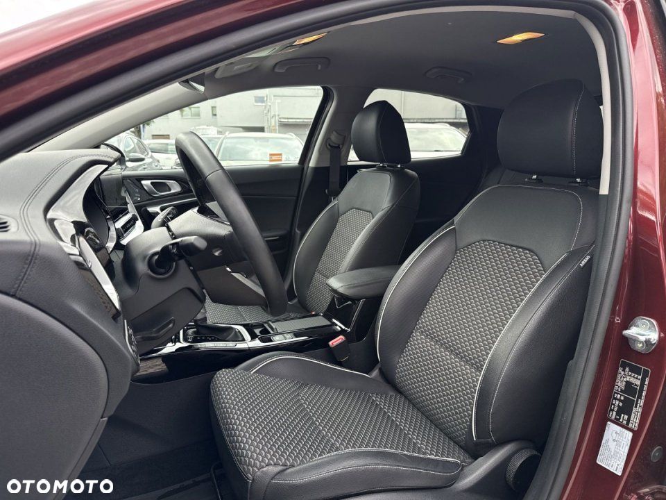 Kia XCeed - 11
