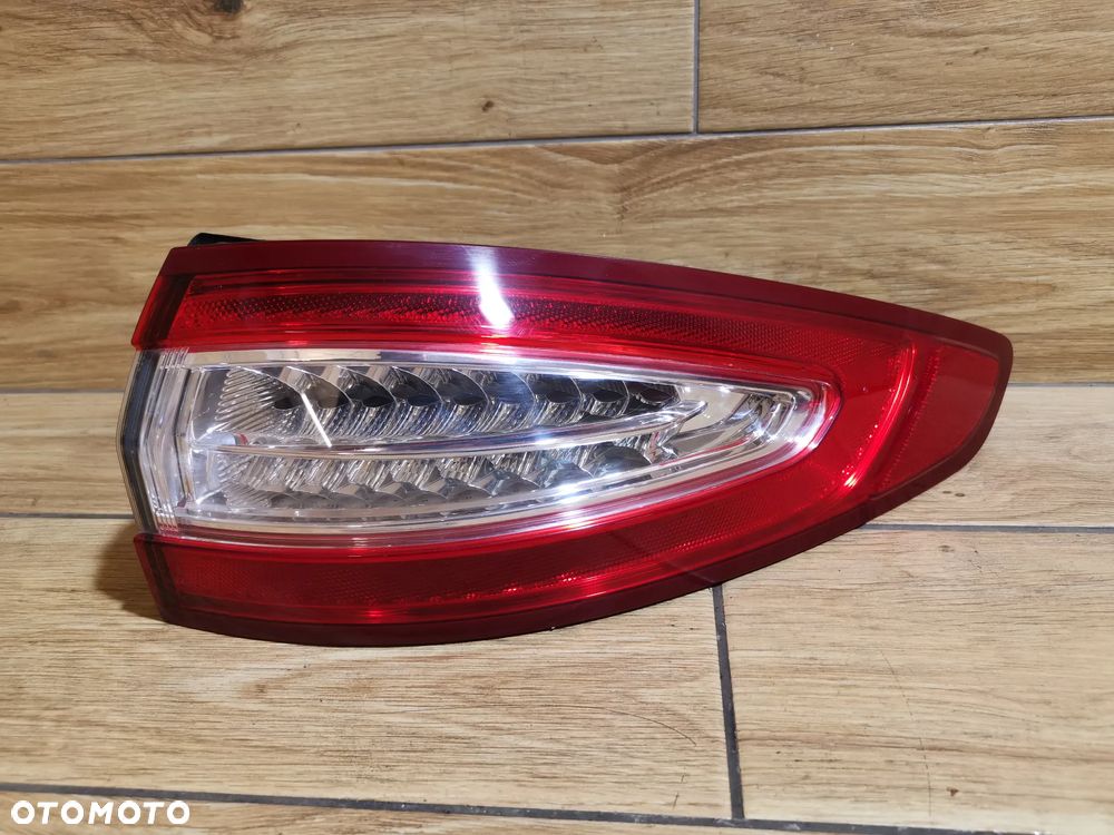 Lampa Prawy Tył  Ford Mondeo MK5 - 1