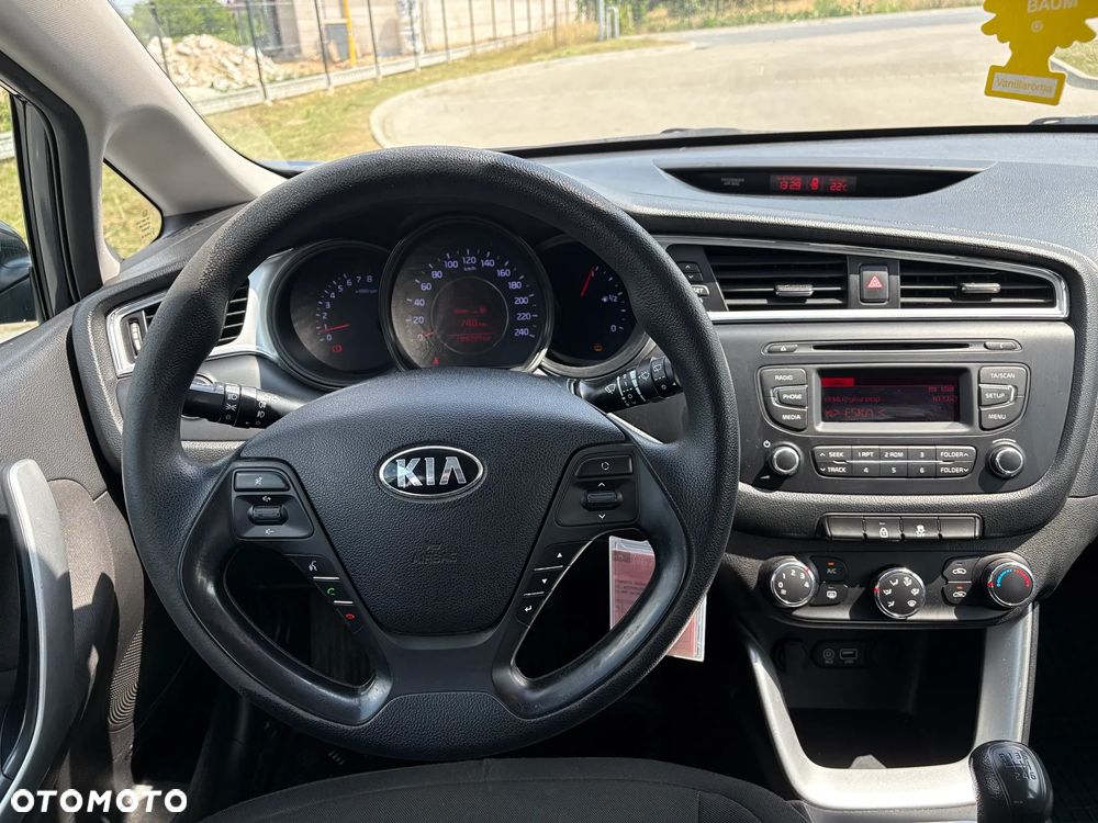 Kia Ceed 1.4 L - 5