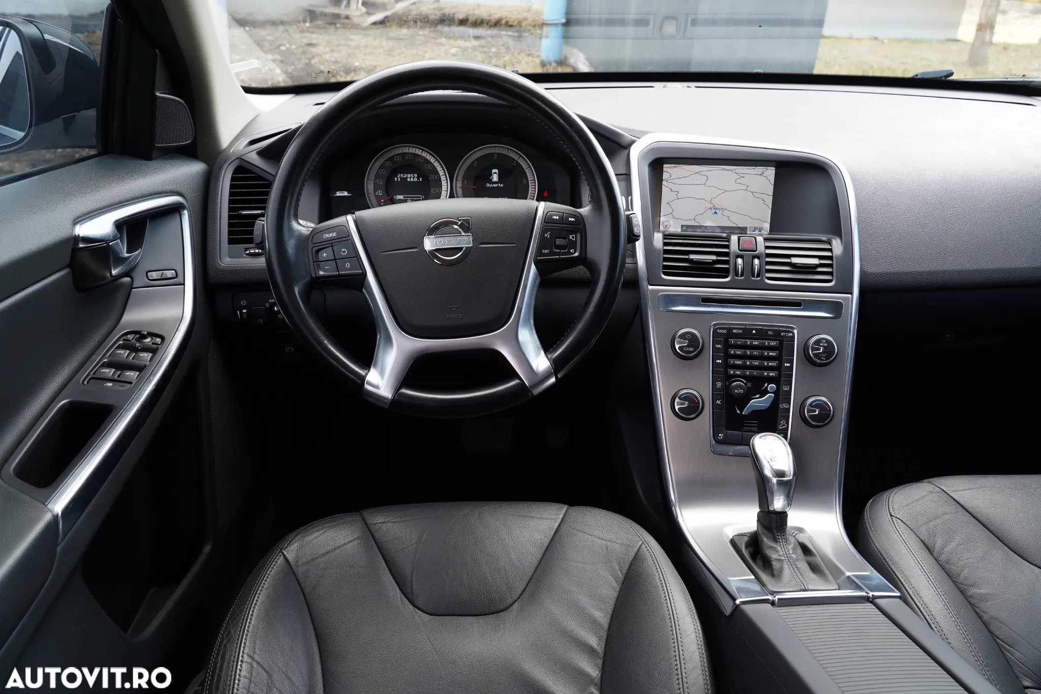 Volvo XC 60 2.4D AWD Summum - 10